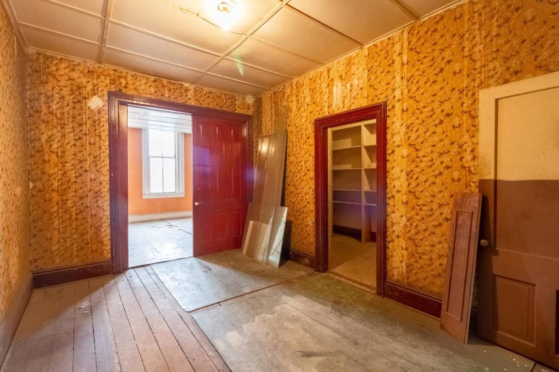 621 N 8th St, Sheboygan, WI 53081
